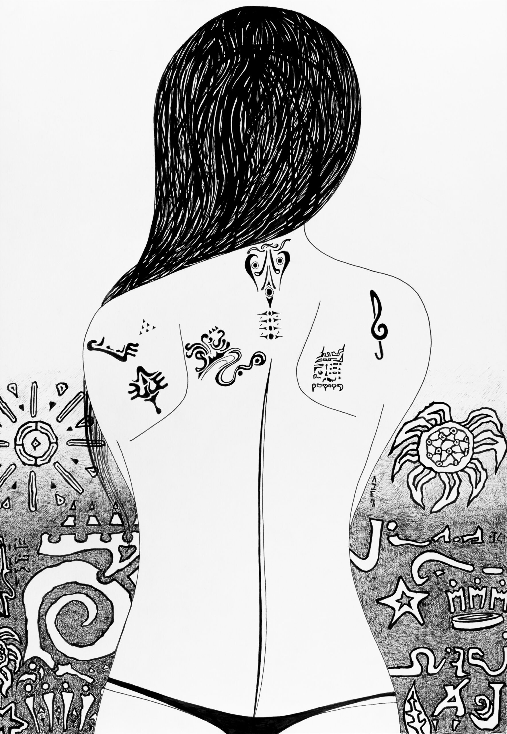 DONNA CON TATUAGGI